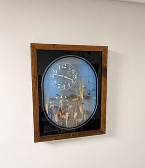 Vintage MCM 1970's Shadow Box Clock With Dried Flowers Wood Frame Glass Read!